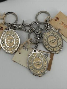 Diesel Beige and Silver 'The Brave' Emblem Keyring Set